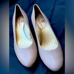 Size 8 Leather Pumps